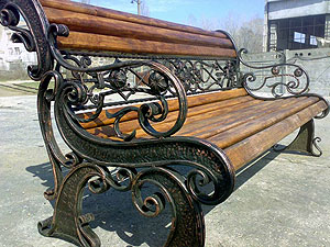 bench.jpg bench.jpg