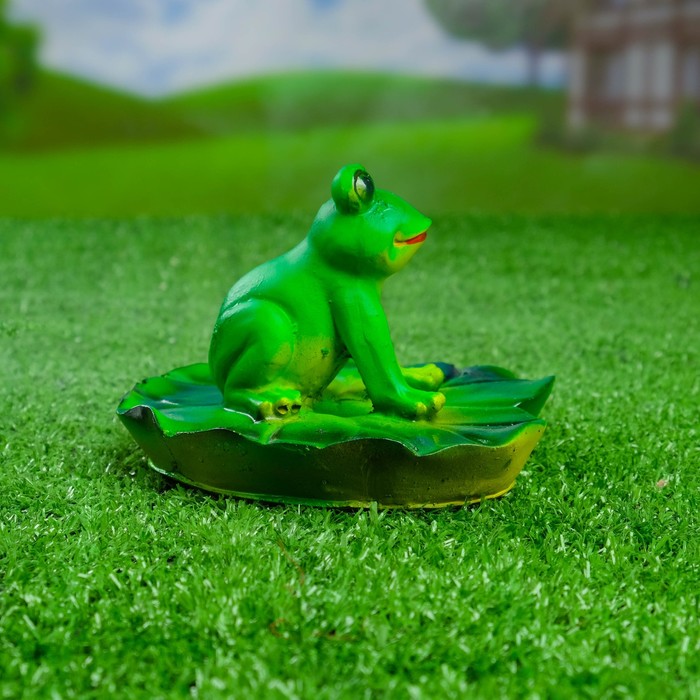 Фигура садовая Лягушка сидит 
