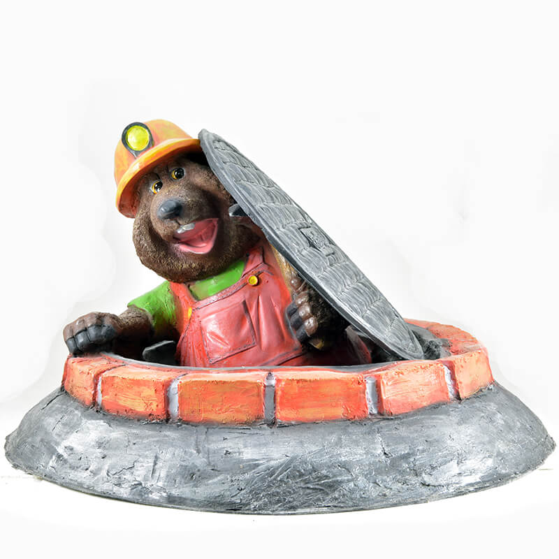 Камень декоративный Крот из люка