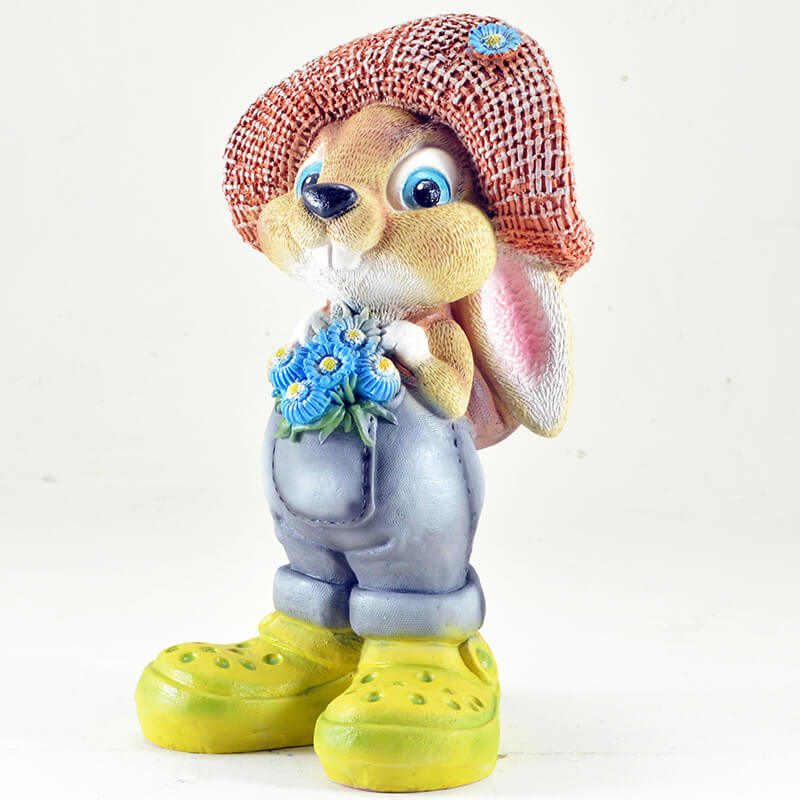 Фигура садовая Зайка-турист в кроксах