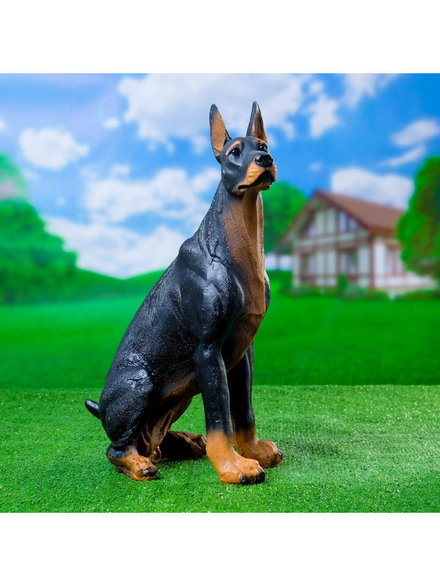 Фигура садовая Доберман сидит 