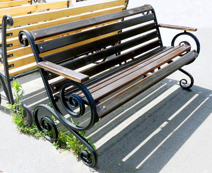 Скамья с лозой