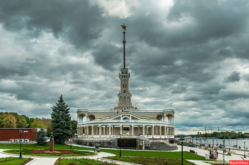 Здание северного речного вокзала в г. Москва