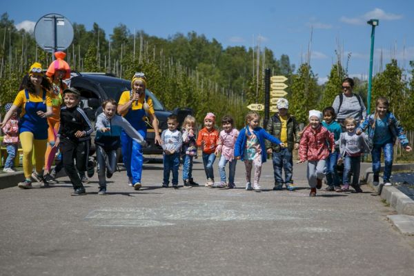 Дети на празднике Дети на празднике