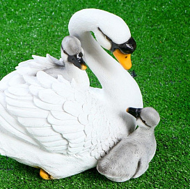 Фигура садовая Лебедь с птенцом АФС0005