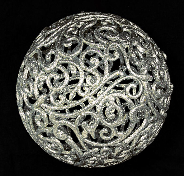 Шар ажурный СНЕЖНЫЕ ИСКОРКИ, серебряный с глиттером, 200 мм, Морозко