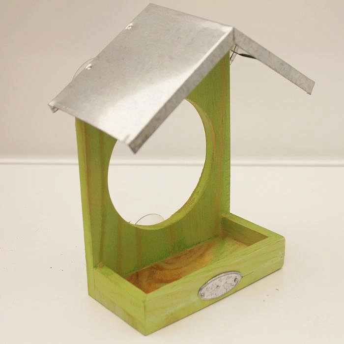 Кормушка с окном