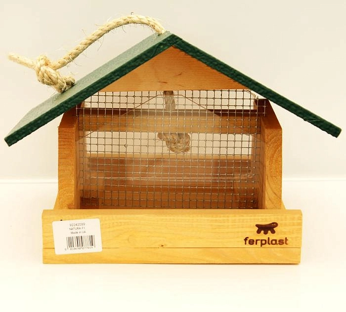 Кормушка из дерева 2