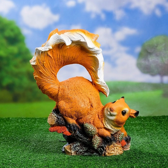 Фигура садовая Белка веселая