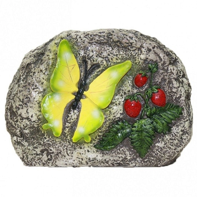 Фигура садовая Камень с бабочкой и земляникой К005