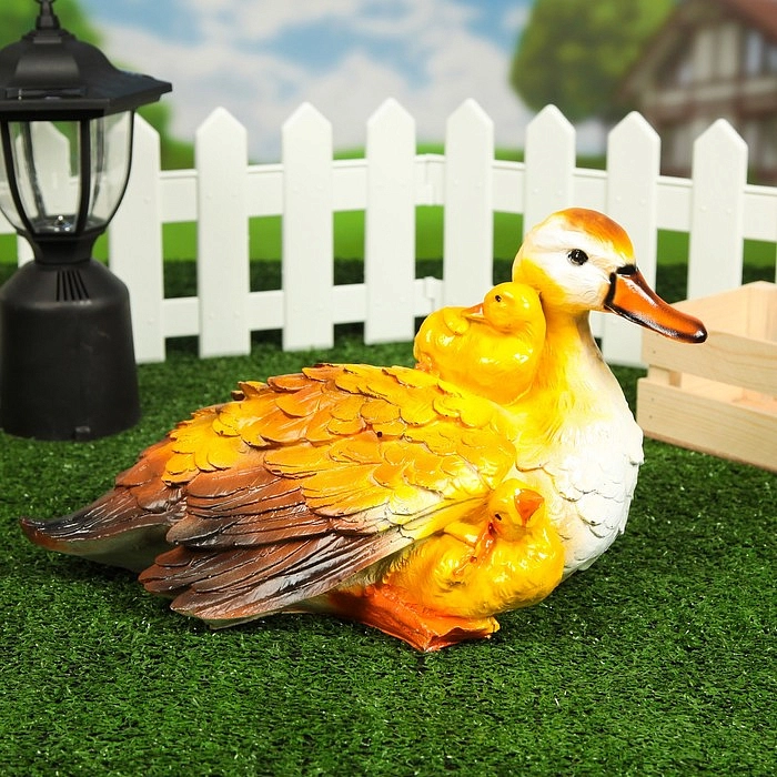Фигура садовая Утка дикая с утятами АФ1722