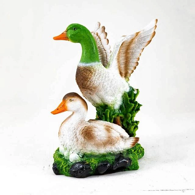 Фигура садовая Утка с селезнем H-35