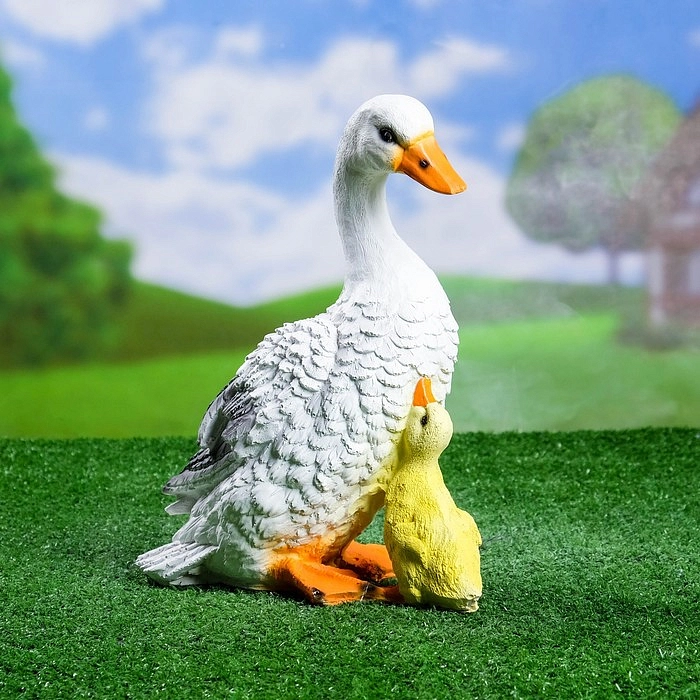 Фигура садовая Утка с утенком