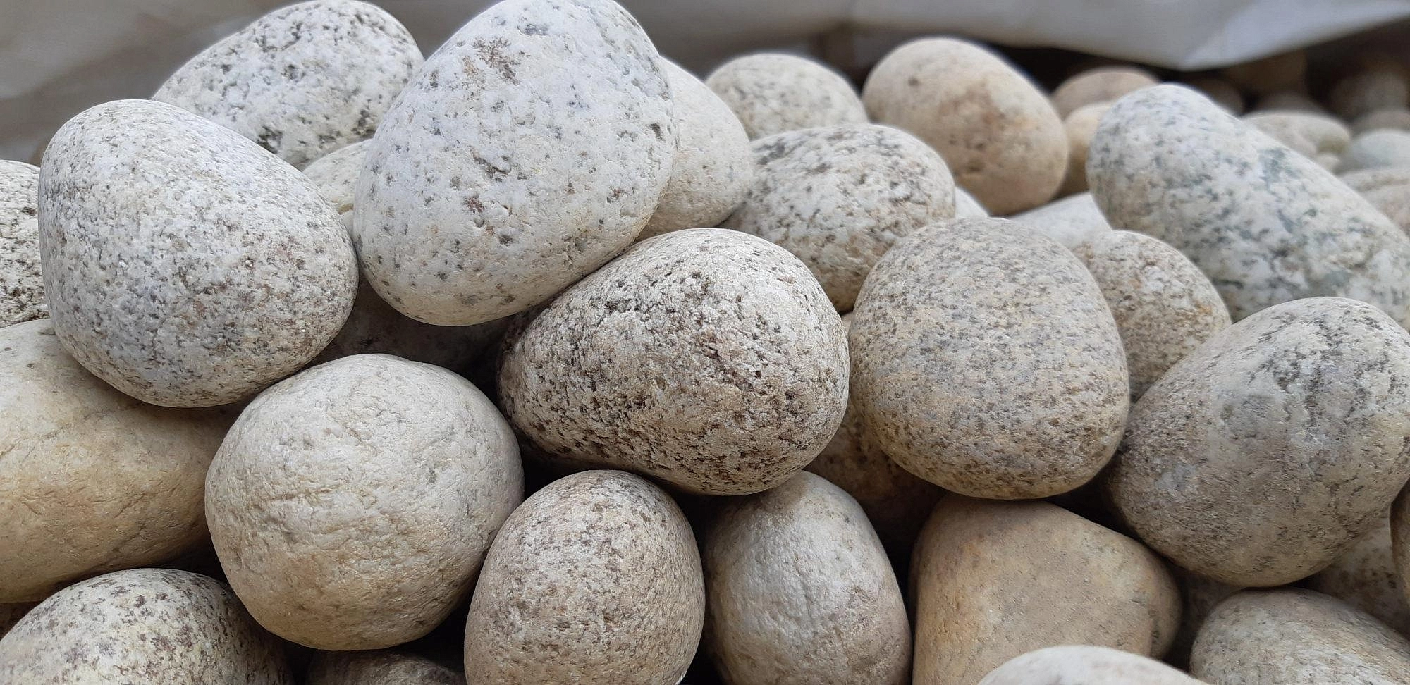 Галька природная Горянка (50кг)	 Галька природная Горянка (50кг)