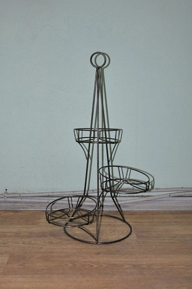 Подставка настольная Пирамидка на 3 горшка