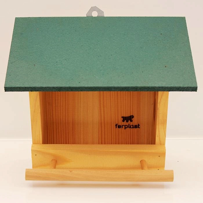 Кормушка из дерева 3