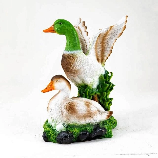 Фигура садовая Утка с селезнем H-35