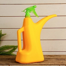 Лейка 2л с распылителем