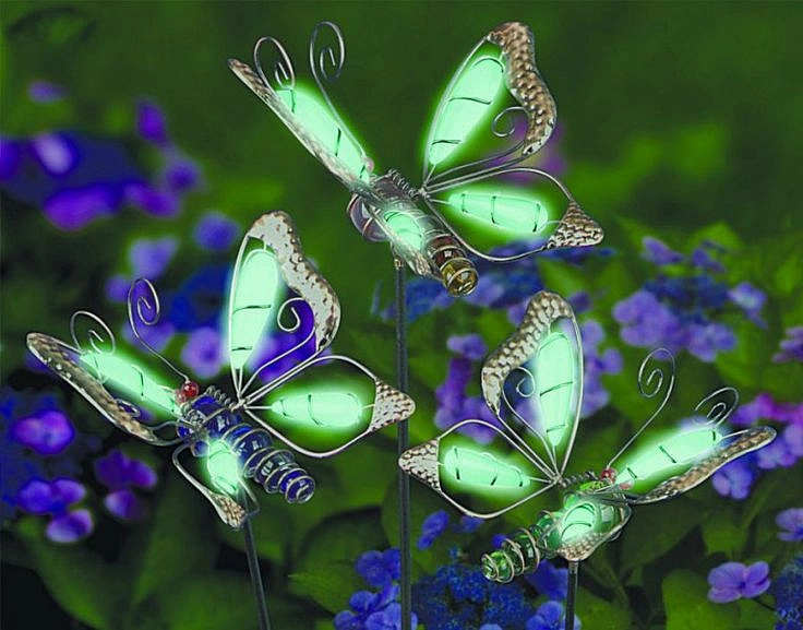 Декор садовый на металл стержне светятся в темноте